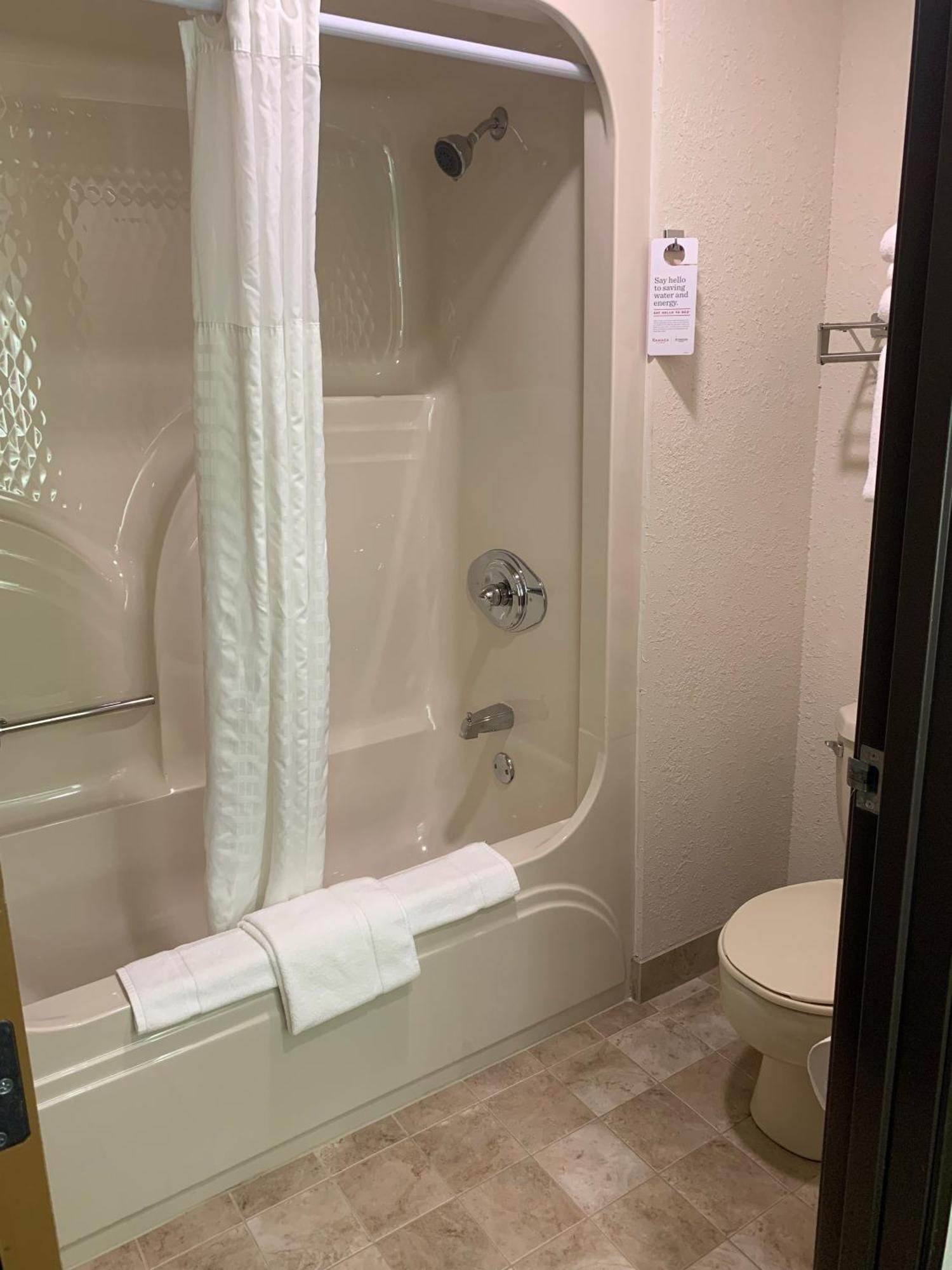 Ramada by Wyndham Hancock Waterfront Bagian luar foto
